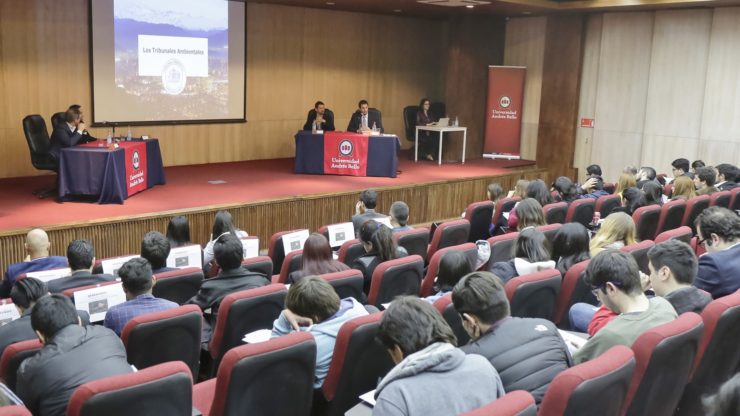 Presidente Ruiz expuso en seminario de Derecho Ambiental realizado por la Universidad Andrés Bello Presidente Ruiz expuso en seminario de Derecho Ambiental realizado por la Universidad Andrés Bello