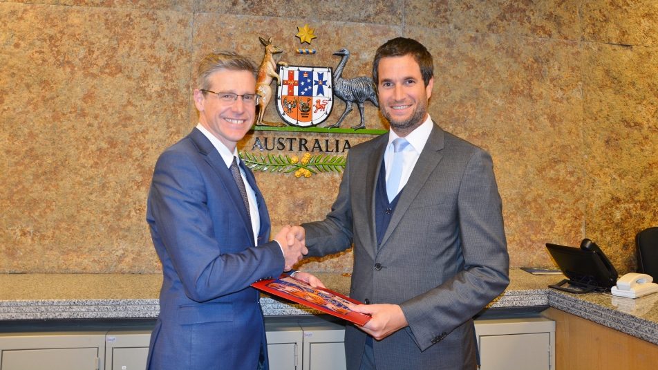 Ministro presidente Alejandro Ruiz recibió reconocimiento de la Embajada de Australia Ministro presidente Alejandro Ruiz recibió reconocimiento de la Embajada de Australia