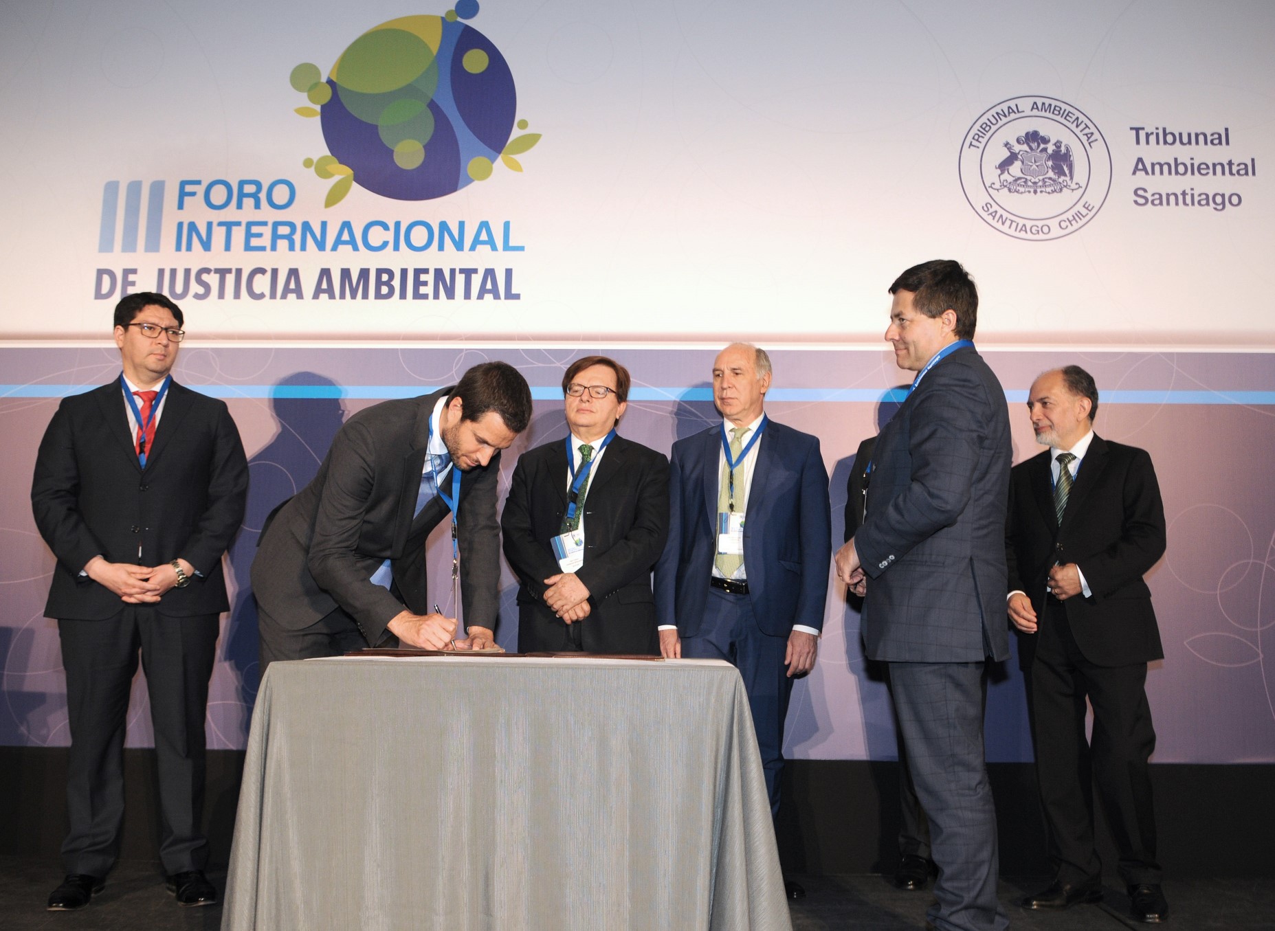 Ministros de la Corte Suprema, Tribunal Constitucional y Tribunales Ambientales constituyeron el capítulo chileno del Instituto Judicial Global del Medio Ambiente Ministros de la Corte Suprema, Tribunal Constitucional y Tribunales Ambientales constituyeron el capítulo chileno del Instituto Judicial Global del Medio Ambiente