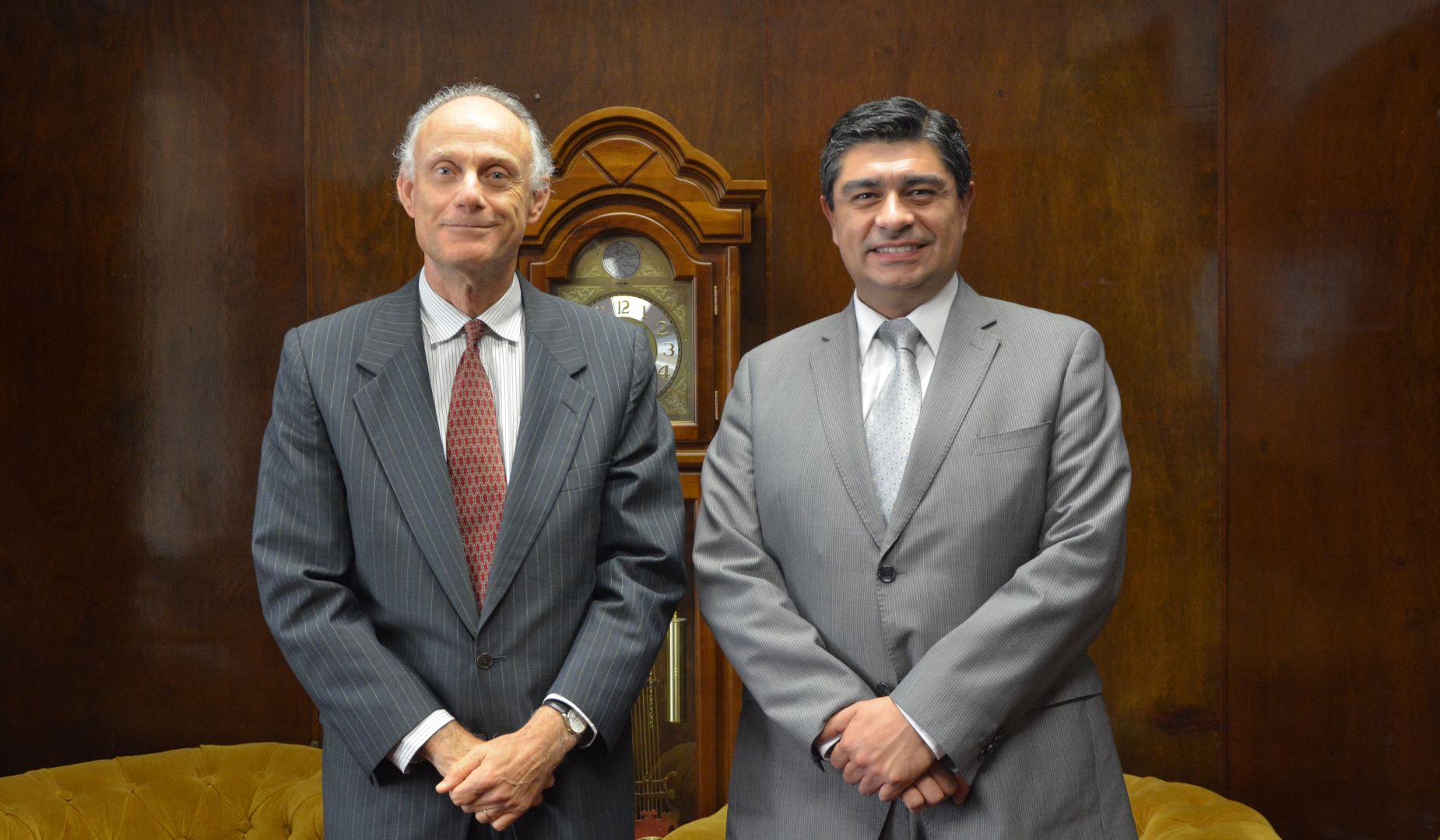 Ministro Felipe Sabando cumplió una intensa agenda de vinculación institucional en la Región de Valparaíso Ministro Felipe Sabando cumplió una intensa agenda de vinculación institucional en la Región de Valparaíso